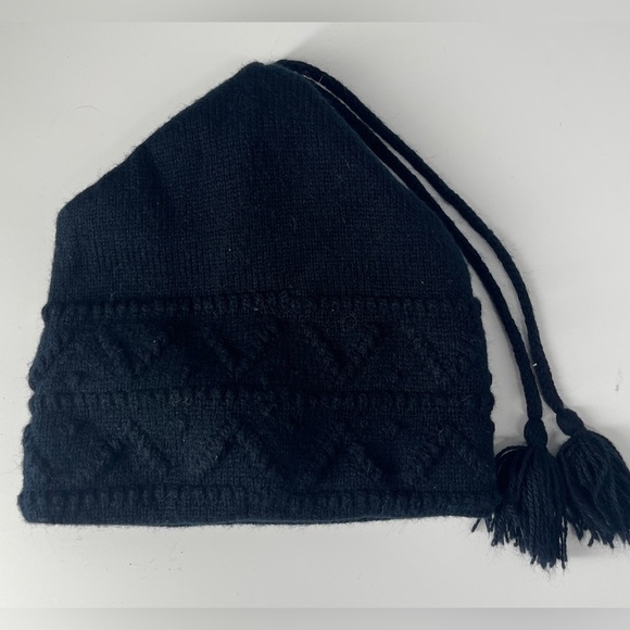 Penthouse Knits Navy Wool Hat with Tassels - Unisex - One Size - Picture 7 of 7